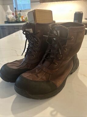 UGG Men’s Brown Leather Butte Lace-Up Winter Boots size 13